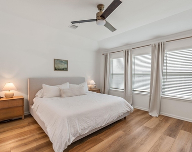 15806 Tullich Knoll Drive - Photo Thumbnail 20
