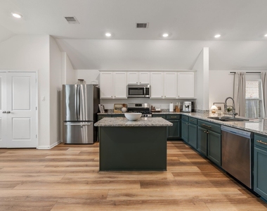 15806 Tullich Knoll Drive - Photo Thumbnail 8