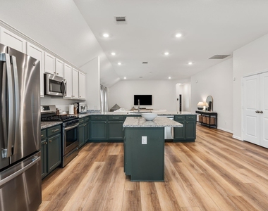 15806 Tullich Knoll Drive - Photo Thumbnail 10