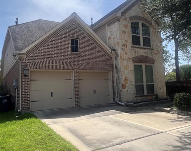 2911 Meadows Pond Lane - Photo Thumbnail 23