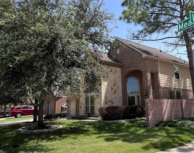 2911 Meadows Pond Lane - Photo Thumbnail 24