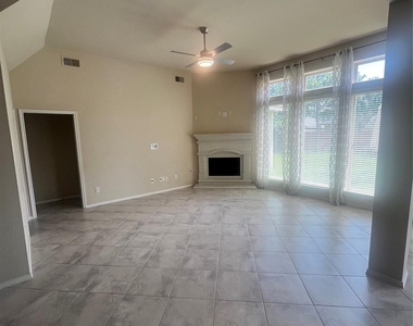 2911 Meadows Pond Lane - Photo Thumbnail 6