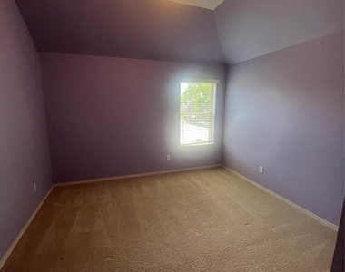 2911 Meadows Pond Lane - Photo Thumbnail 16