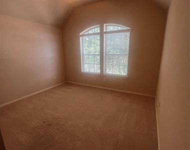 2911 Meadows Pond Lane - Photo Thumbnail 19