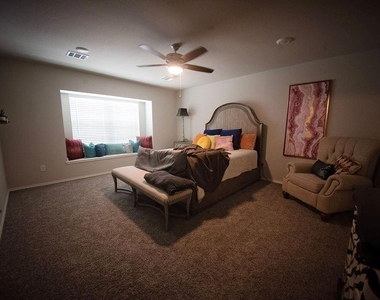 12727 Taymouth Manor Drive - Photo Thumbnail 17