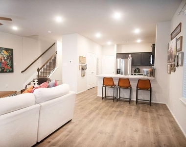 12727 Taymouth Manor Drive - Photo Thumbnail 7