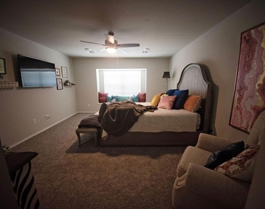 12727 Taymouth Manor Drive - Photo Thumbnail 18