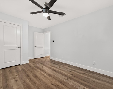 10819 Oasis Drive - Photo Thumbnail 25