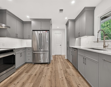 10819 Oasis Drive - Photo Thumbnail 15
