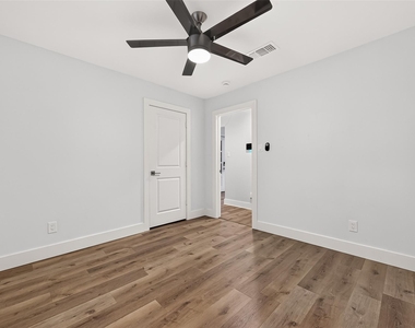 10819 Oasis Drive - Photo Thumbnail 27