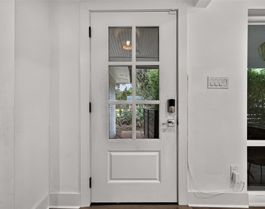 10819 Oasis Drive - Photo Thumbnail 3