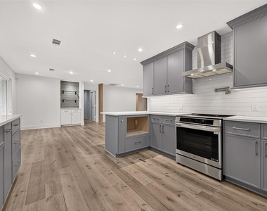 10819 Oasis Drive - Photo Thumbnail 14