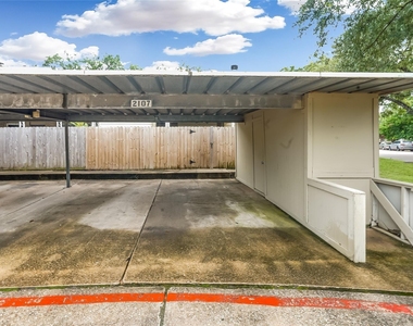 2107 Hazlitt Drive - Photo Thumbnail 10