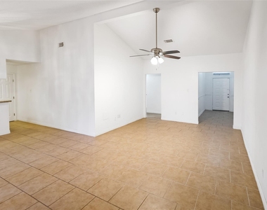 2107 Hazlitt Drive - Photo Thumbnail 2