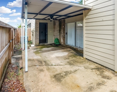 2107 Hazlitt Drive - Photo Thumbnail 9