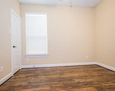 6114 Brookmall - Photo Thumbnail 19