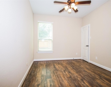 6114 Brookmall - Photo Thumbnail 20