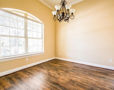 6114 Brookmall - Photo Thumbnail 4