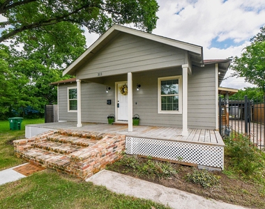 311 E 35th Street - Photo Thumbnail 30