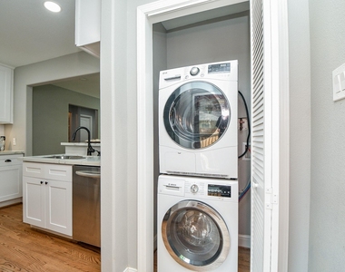 311 E 35th Street - Photo Thumbnail 25