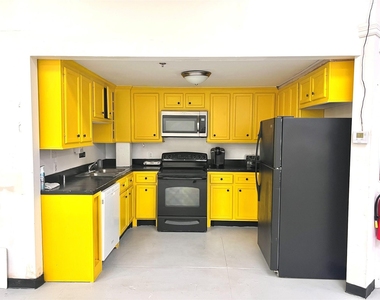 1310 Nance Street - Photo Thumbnail 3