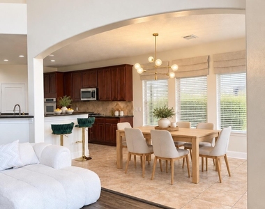 5203 Auckland Drive - Photo Thumbnail 9