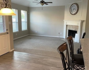 3139 Autumnjoy Drive - Photo Thumbnail 5