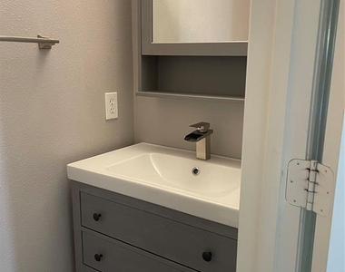 3139 Autumnjoy Drive - Photo Thumbnail 4