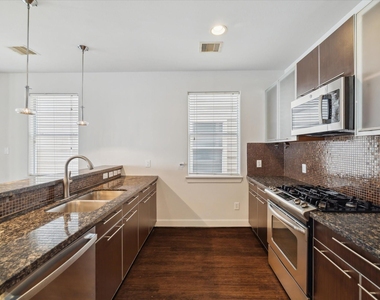 3041 Clinton Drive - Photo Thumbnail 11