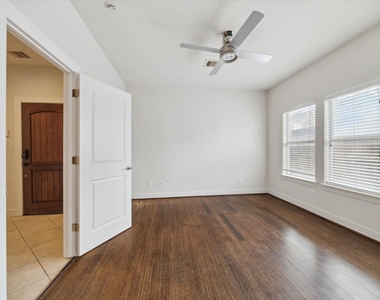 3041 Clinton Drive - Photo Thumbnail 5