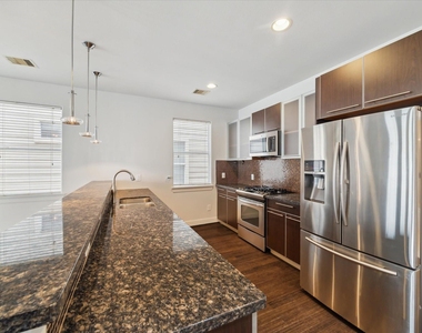 3041 Clinton Drive - Photo Thumbnail 10