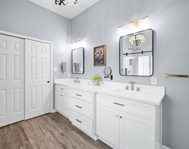11906 Helene Court - Photo Thumbnail 32
