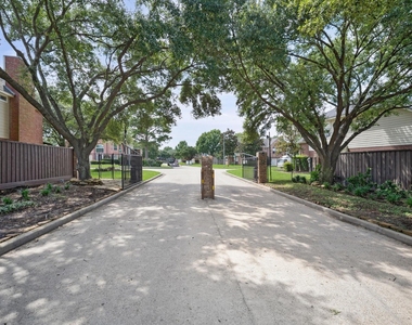 11906 Helene Court - Photo Thumbnail 39