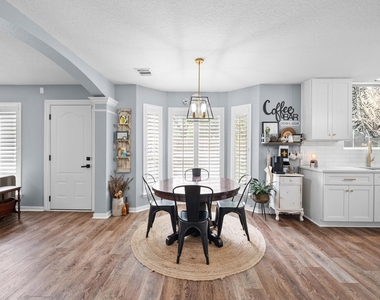 11906 Helene Court - Photo Thumbnail 9