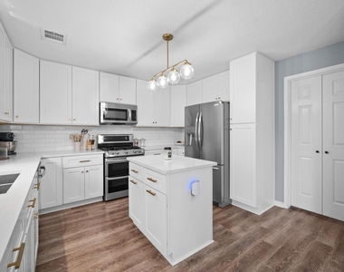 11906 Helene Court - Photo Thumbnail 13
