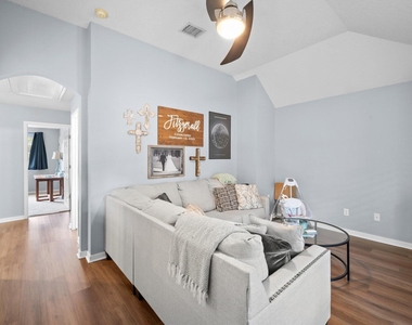 11906 Helene Court - Photo Thumbnail 24
