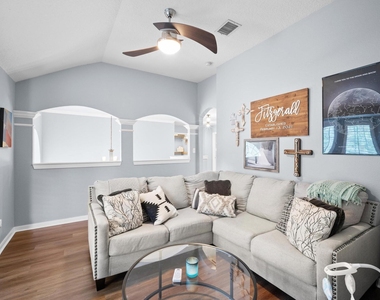 11906 Helene Court - Photo Thumbnail 25