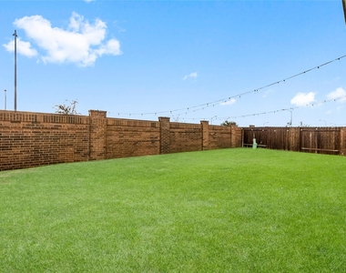 31418 Whitcombe Summit Way - Photo Thumbnail 17