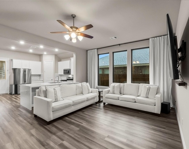 31418 Whitcombe Summit Way - Photo Thumbnail 3