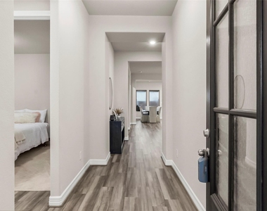 31418 Whitcombe Summit Way - Photo Thumbnail 1