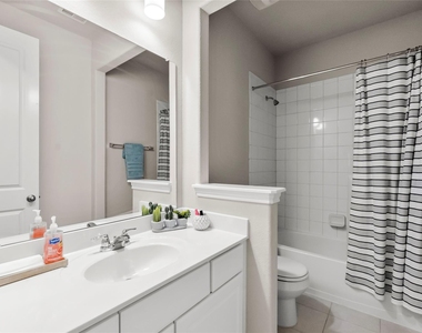 31418 Whitcombe Summit Way - Photo Thumbnail 11