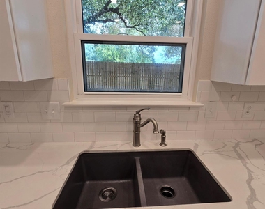 7222 Ridgeberry Drive - Photo Thumbnail 5