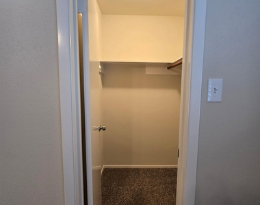 7222 Ridgeberry Drive - Photo Thumbnail 14