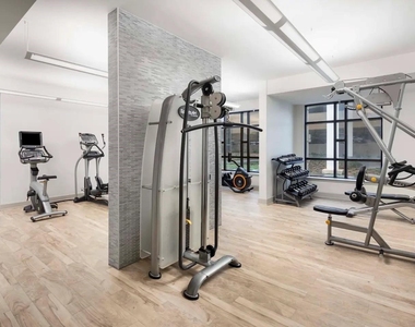 1200 Post Oak Boulevard - Photo Thumbnail 21