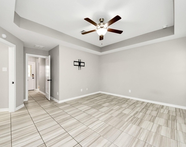 16011 Monument Hill Crossing - Photo Thumbnail 22