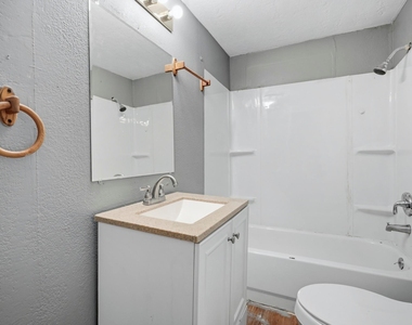 1912 Kansas Street - Photo Thumbnail 10