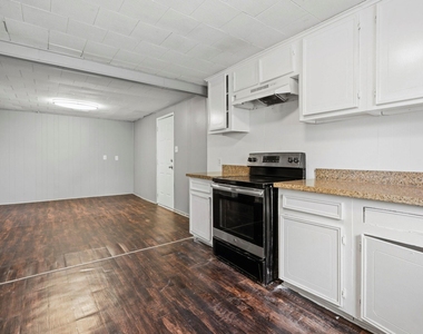 1912 Kansas Street - Photo Thumbnail 7