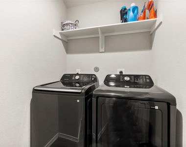 25483 Carnation Court - Photo Thumbnail 11