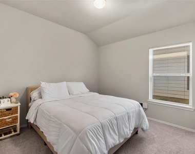 25483 Carnation Court - Photo Thumbnail 6