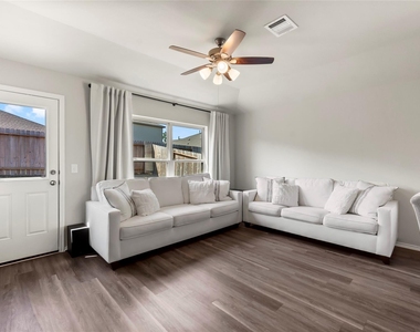 25483 Carnation Court - Photo Thumbnail 17